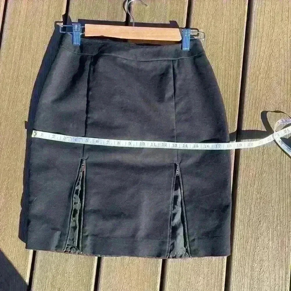 Worthington women’s size 2 petite skirt with zipper closure and zipper accents - Picture 7 of 9